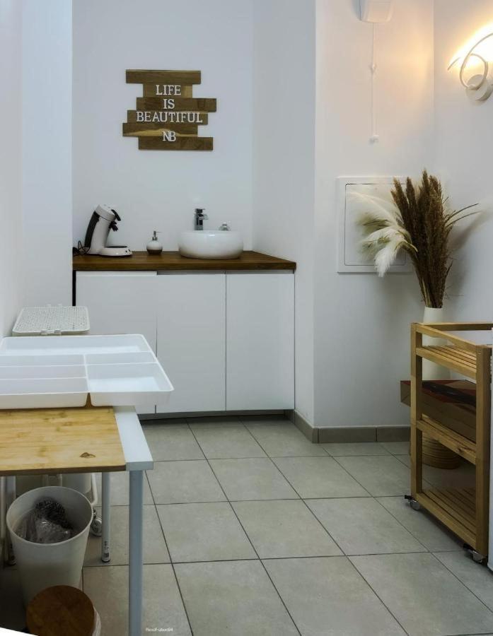 Spacieux Appart Terrasse Metro Hopital 4Pers Wifi 빌쥐이프 외부 사진