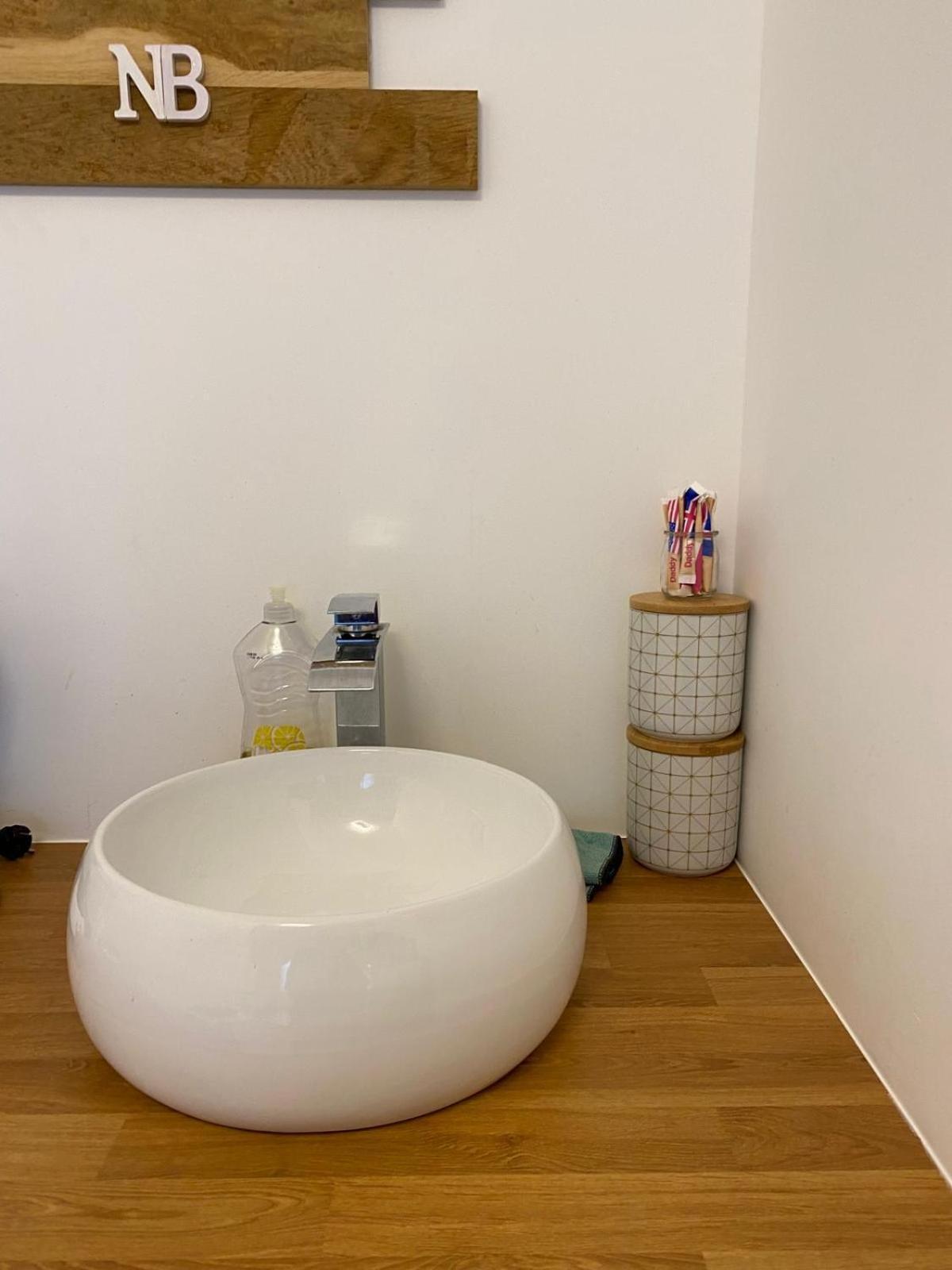 Spacieux Appart Terrasse Metro Hopital 4Pers Wifi 빌쥐이프 외부 사진